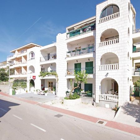 Cozy Apartment In Makarska With Kitchen Esterno foto