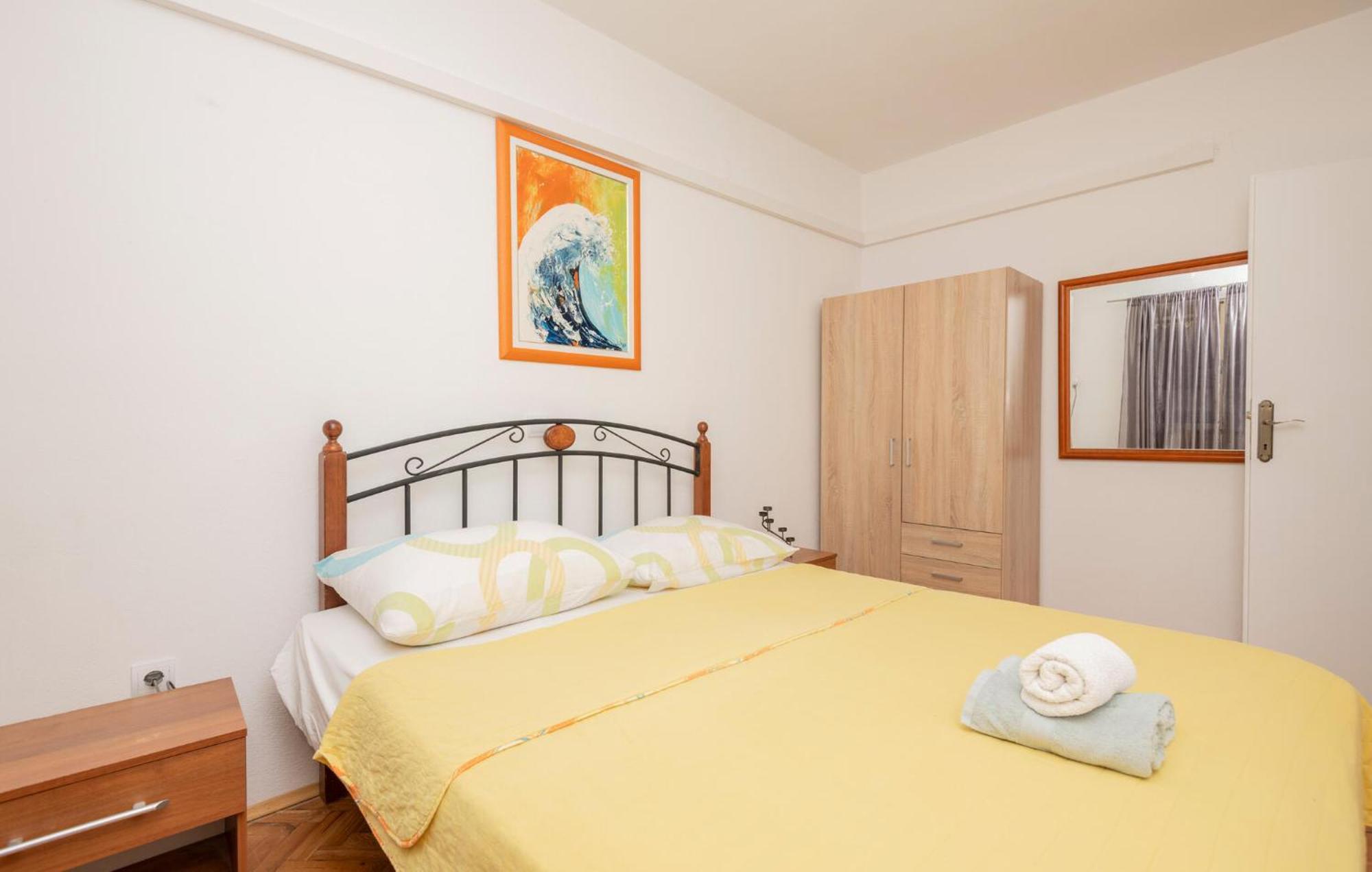 Cozy Apartment In Makarska With Kitchen Esterno foto